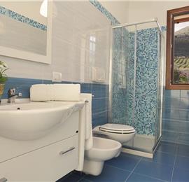 2 bedroom villa with pool and jacuzzi in Scopello, sleeps 6